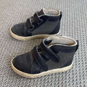 Kids' UGG Black and Gray Hightop Boots/Sneakers